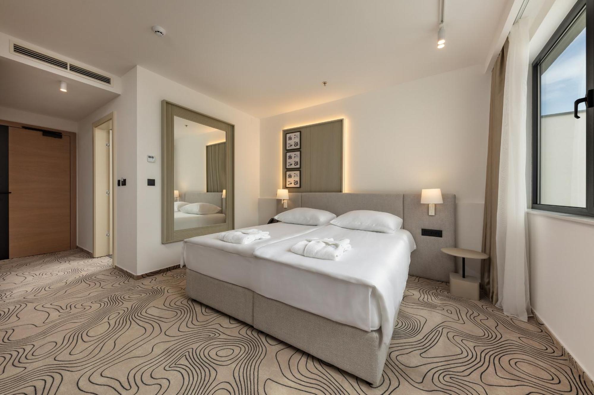 Seesea Hotel Vodice Exterior foto